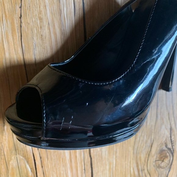 Black Peep Toe Faux Leather Heels Size 8 - Picture 7 of 7